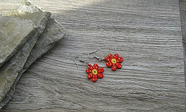 Náušnice - Drevené maľované náušnice malé kvety (červeno žlté, č 2990) - 11252223_