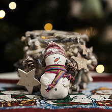 Dekorácie - Vianočná dekorácia "Snehuliak" - 11257597_