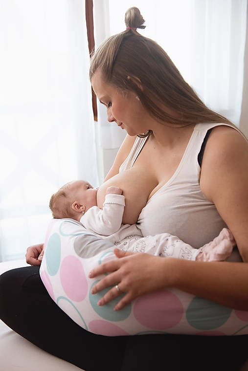 Tehotenský vankúš / Vankúš na dojčenie hočicový s bodkami
