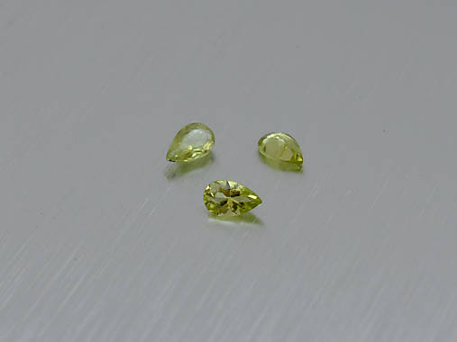 Minerály - PERIDOT / OLIVÍN prírodný 3x5 mm hruška - 11264391_