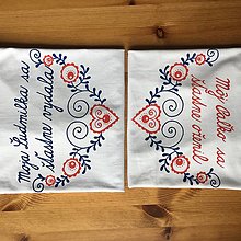 Topy, tričká, tielka - Maľované tričká pre mladomanželov s ľudovým motívom a nápismi : ("Moja (meno) sa šťastne vydala" alebo na želanie) - 11264811_