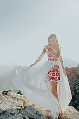 Šaty - bielo červené vyšívané šaty Poľana - 11271110_