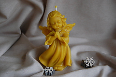 Svietidlá a sviečky - Sviečka z včelieho vosku modliaci sa anjel - 11271453_