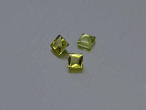 Minerály - PERIDOT / OLIVÍN prírodný štvorec 4x4 mm bufftop - 11275864_