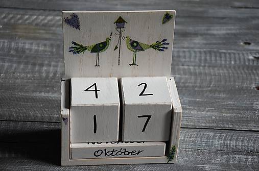  - drevený večný kalendár  (levanduľový) - 11275800_