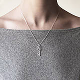 Náhrdelníky - Strieborný náhrdelník s levanduľou (vertikálna) - 11279729_