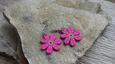 Náušnice - Drevené maľované náušnice malé kvety (ružové č. 3012) - 11283648_