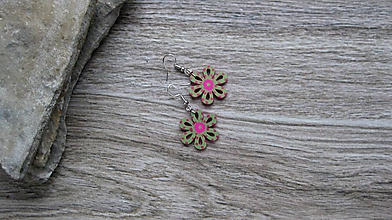 Náušnice - Drevené maľované náušnice malé kvety (zeleno ružové, č. 3015) - 11283683_