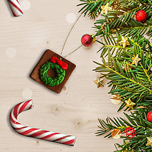 Dekorácie - FIMO vianočné ozdoby čokoládky (vianočný veniec) - 11283407_