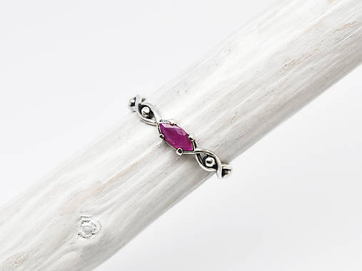 Prstene - 925/1000 Strieborný prsteň s rubínom Všetko vidím - 11288152_