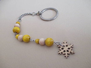 Kľúčenky - Kľúčenka so žltými drevenými korálkami - snehová vločka - 11289013_