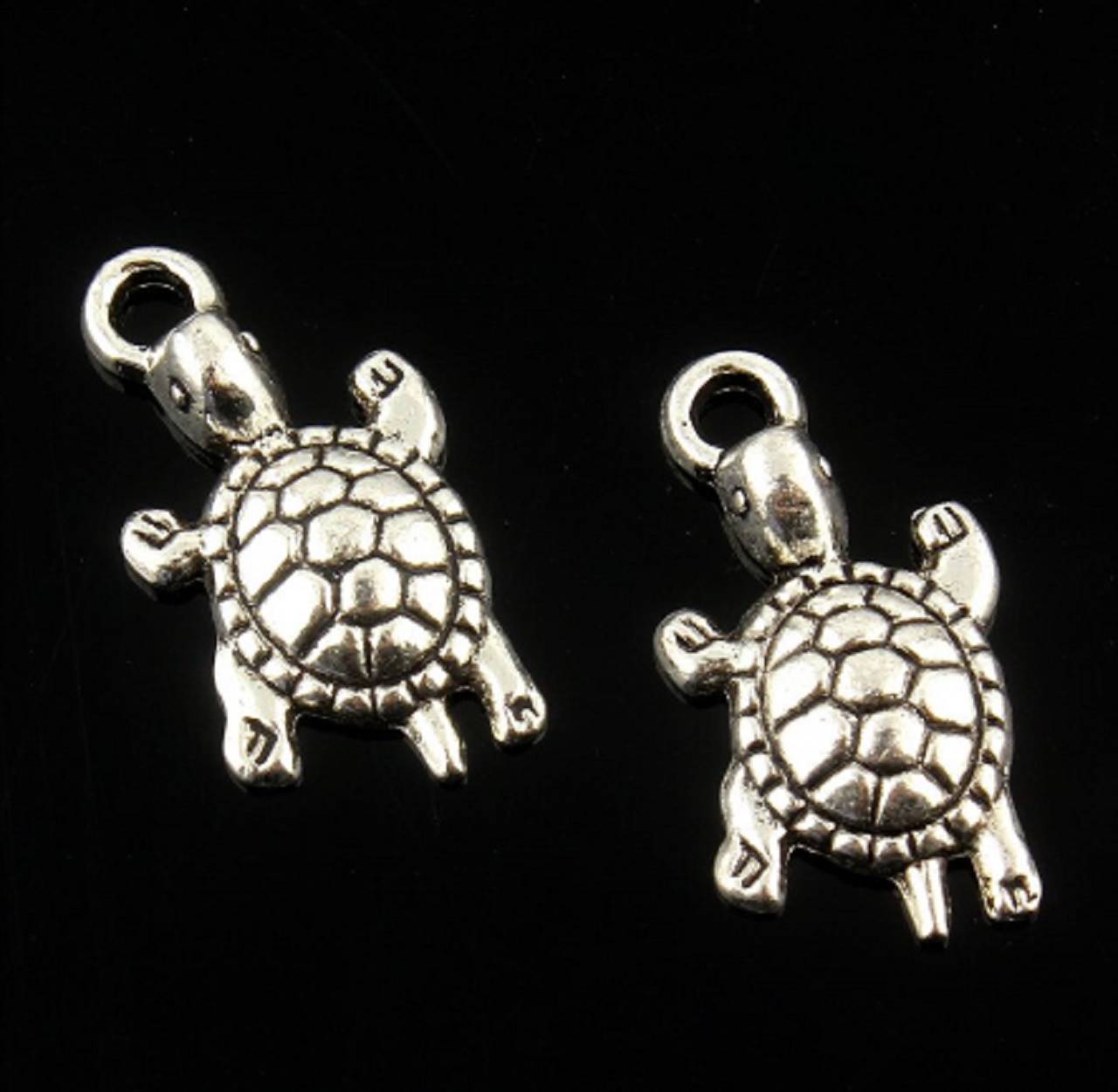 PR102 Prívesok korytnačka 2,2 x 1,0 cm 