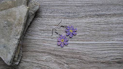 Náušnice - Drevené maľované náušnice malé kvety (fialové, č. 3018) - 11291747_