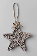 Závesné dekorácie/háčkované vianočné hviezdičky 3 (Závesné dekorácie/háčkované vianočné hviezdičky 3 - perlová (šedá))