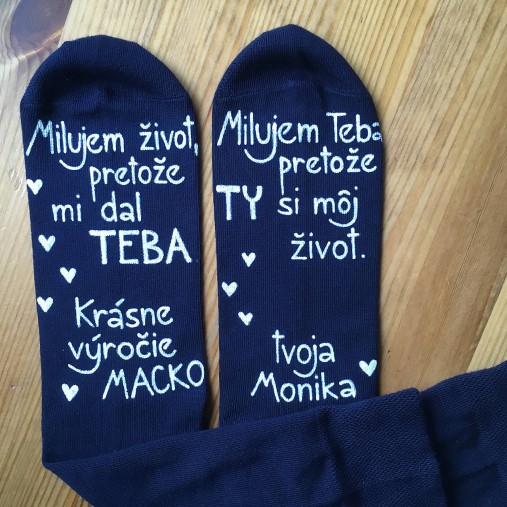 Maľované ponožky nápisom "Milujem život, pretože mi dal TEBA...Milujem Teba, pretože si môj život" (tmavomodré s bielou)