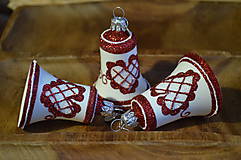 Dekorácie - Bielo-červené zvončeky s ľudovým motívom - 11304312_