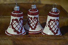 Dekorácie - Bielo-červené zvončeky s ľudovým motívom - 11304389_