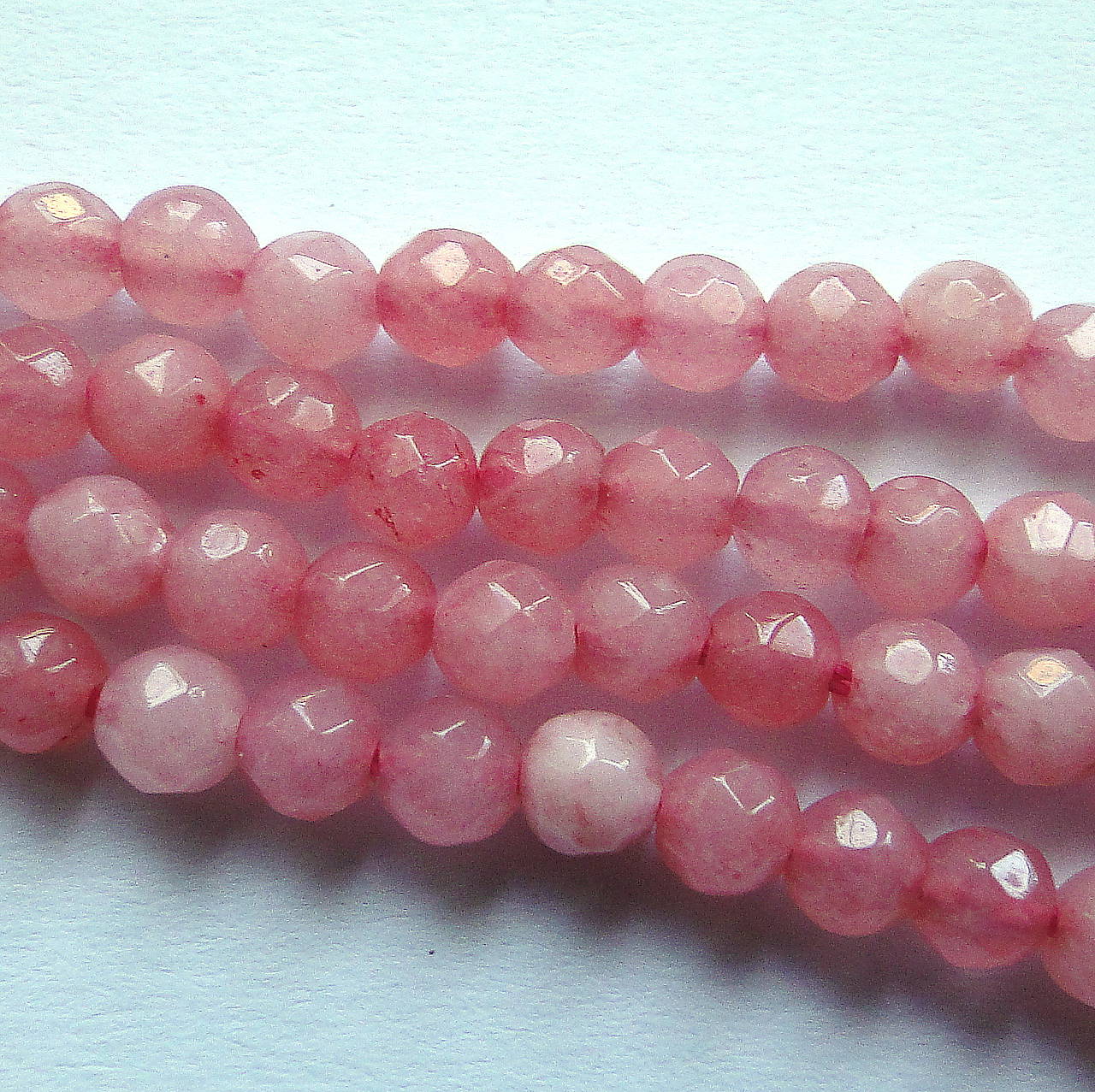Jadeit fazet 4mm-1ks (pastel pink)