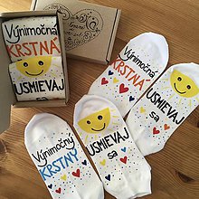 Ponožky, pančuchy, obuv - Maľované ponožky pre najlepšiu /výnimočnú KRSTNÚ (+ nápis “Usmievaj sa” - biele členkové) - 11317804_