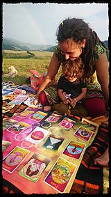 Obrazy - CESTA ŽENY a CYKLICKÁ ŽENA kompletná sada kariet pre ženy, s kalendárom a vykladacou podložkou - 11336923_