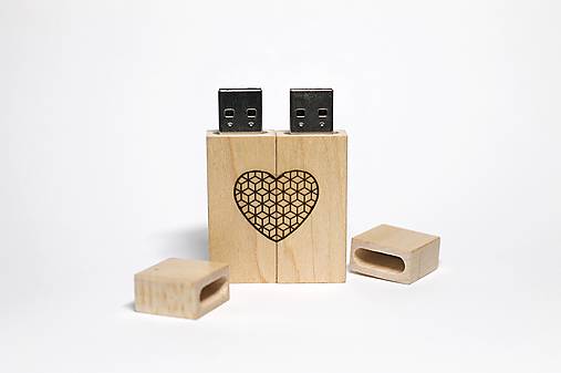 Papiernictvo - DREVENÉ USB 2KS_PRE ZAĽÚBENÝCH ♥ - 11366271_