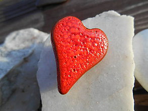 Brošne - love hearts (červené srdiečko) - 11377125_