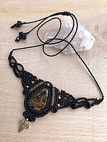 Náhrdelníky - Čierny tribal makramé náhrdelník s bronzitom - 11391645_