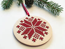 Dekorácie - .na dreve vyšívaná vianočná ozdoba v bordovej (.na dreve vyšívaná vianočná ozdoba v bordovej) - 11401797_