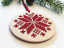 Dekorácie - .na dreve vyšívaná vianočná ozdoba v bordovej (.na dreve vyšívaná vianočná ozdoba v bordovej) - 11401805_