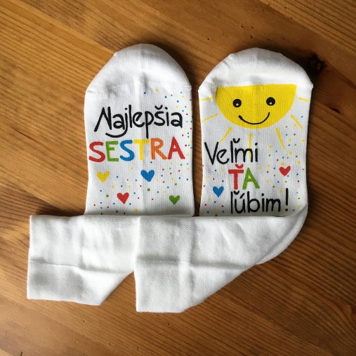 Maľované ponožky so slniečkom a srdiečkami a nápisom na želanie  (najlepšiu SESTRU, ktorú ľúbite ❤️ - biele)