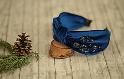 Ozdoby do vlasov - Luxusná vystužená  zamatová čelenka (Kráľovská modrá s ručne našívanými kriśtáľmi) - 11420993_