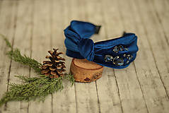 Ozdoby do vlasov - Luxusná vystužená  zamatová čelenka (Kráľovská modrá s ručne našívanými kriśtáľmi) - 11420996_