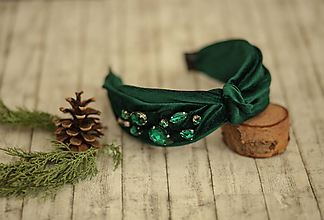 Ozdoby do vlasov - Luxusná vystužená  zamatová čelenka (Smaragdová s ručne našívanými kriśtáľmi) - 11421030_