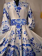 Šaty - FLORAL FOLK " Slovenská ornamentika" midi spoločenské šaty modrý akvarel (Biela + bledomodrý akvarel) - 11422455_