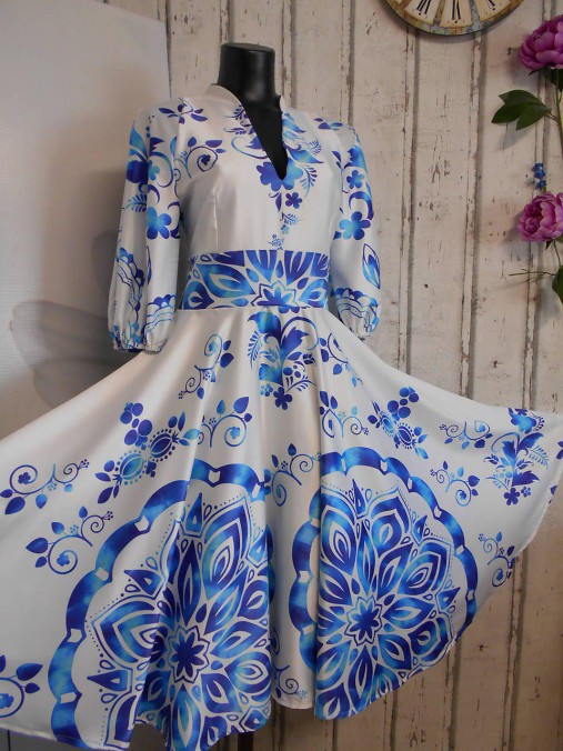 FLORAL FOLK " Slovenská ornamentika" midi spoločenské šaty modrý akvarel