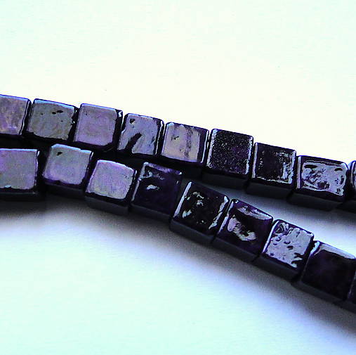 Minerály-kocky-1ks (5mm-mramor ametyst)
