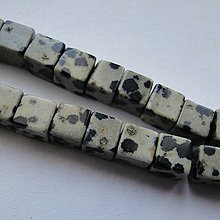 Minerály - Minerály-kocky-1ks (6mm-jaspis dalmatin) - 11424602_