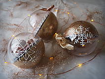 Dekorácie - ŠAMPANSKÉ vianočné gule s 3D fotkou (vzor na bokoch a na zadnej strane) - 11423821_