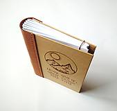 Papiernictvo - Diár Ručne šitý KRESLENÝ * zápisník * sketchbook ,,Mountains" A5 s koženým chrbtom - 11426219_