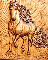 Obrazy - Drevorezba Kôň v plnom cvale - 11430531_