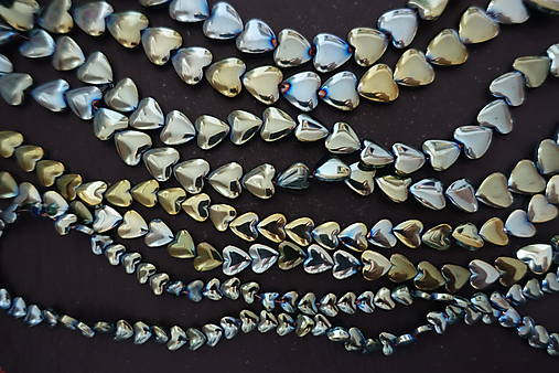 Minerály - Hematit srdiečko zelenotyrkysové 6-8-10-12 - 11442625_