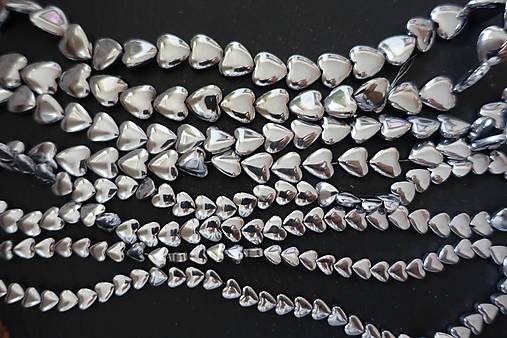 Minerály - Hematit srdiečko strieborné 6-8-10-12 - 11442641_