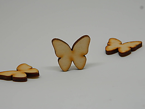 Polotovary - Drevený výrez - motýľ 2,5 x 2,7 cm - 11448047_