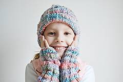 Detské čiapky - Pletená detská čiapka - trojfarebná - 11446440_