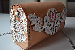 Kabelky - Drevená kabelka kožená čipka veľká (Sivá pigmentovaná s patinovaným drevom s popruhom) - 11455386_