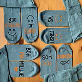 Ponožky, pančuchy, obuv - Motivačné maľované ponožky s nápisom "Dnes je skvelý deň" (Sada 2 párov ponožiek s nápismi ”Dnes je skvelý deň" a "Usmej sa”) - 11457109_