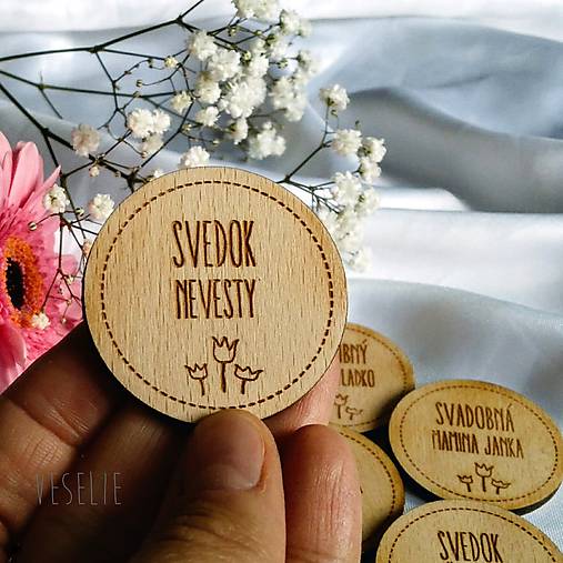 Svadobné pierka - Svadobné odznaky . Tulipánik - 11467439_