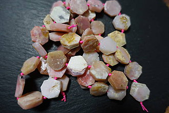Minerály - Opál ružový 13x13 - 11467229_