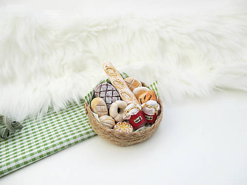 Hračky - Mini pečivo v darčekovom košíčku ♡ - 11470277_