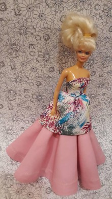 Hračky - Ružové dlhé šaty pre barbie - 11480831_